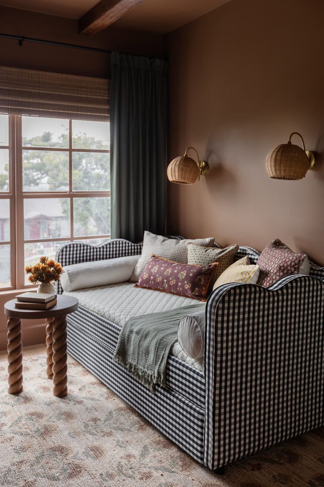 gingham trundle bed benjamin moore maplewood wall paint color