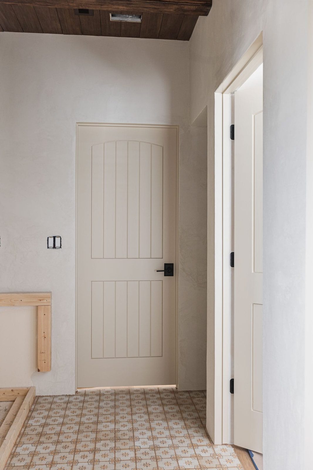 diy frameless doors with microcement wall bathroom