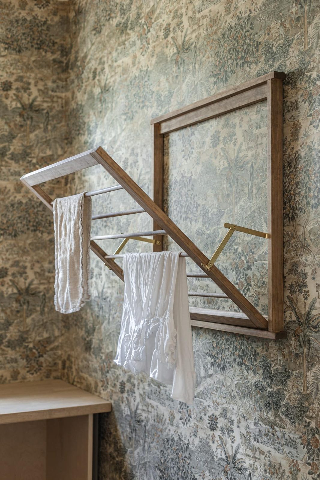DIY Wall Mounted Clothes Drying Rack