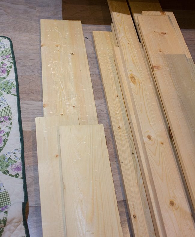 Distressing wood to look agaed
