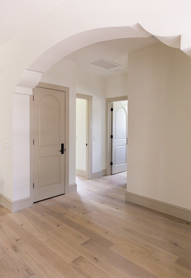sw alabaster walls, accessible beige trim