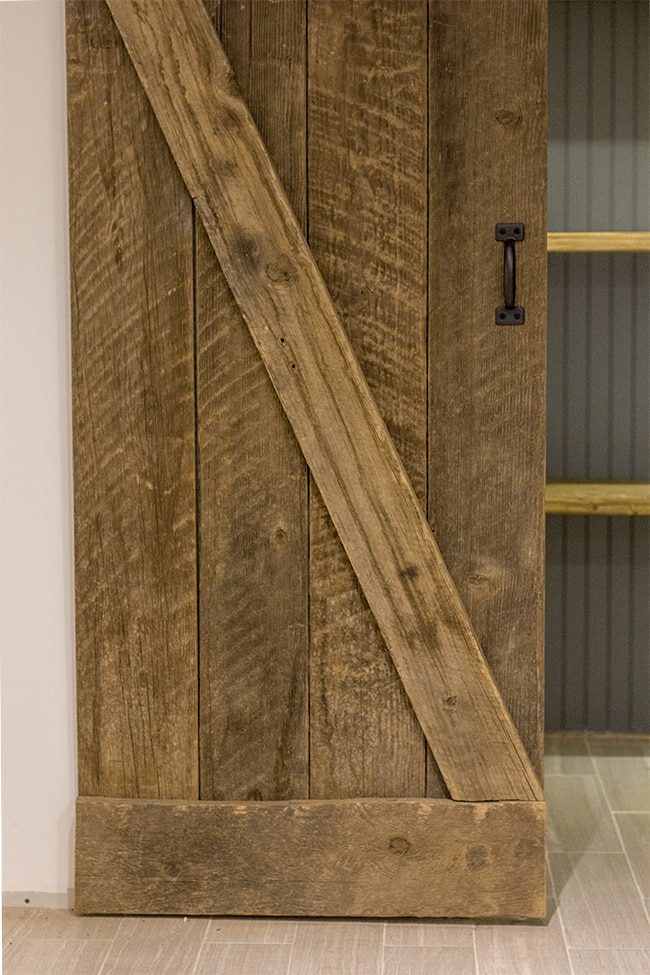 New Laundry Room: DIY Barn Door
