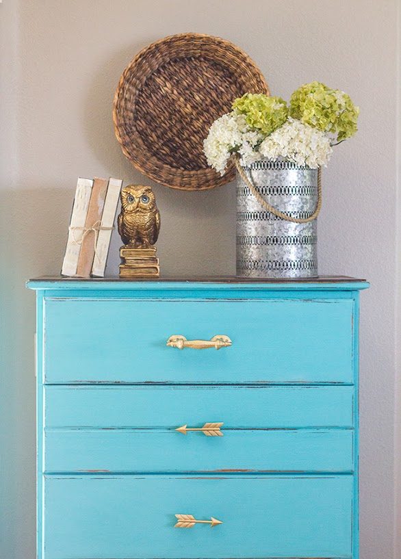 A chalk paint dresser makeover